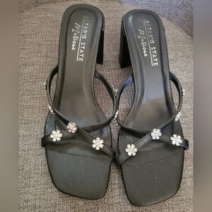 Altar'd State Lyle 3" Chunky Sandal Size 9M.  FF53